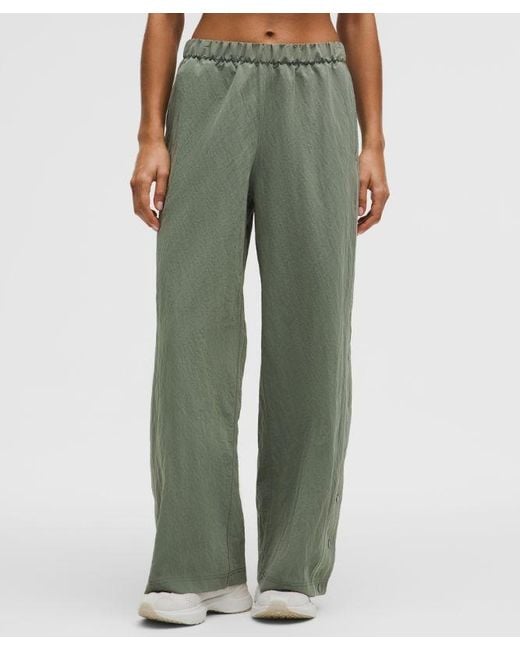 lululemon athletica Green – Crinkle Nylon Mid-Rise Track Pants Wordmark – –