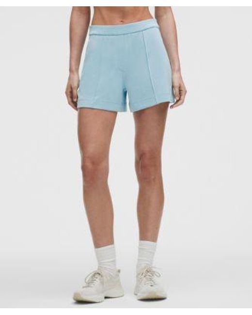 lululemon athletica Blue – Lightweight Softstreme Mid-Rise Pintuck Shorts – 4" – – Size Large