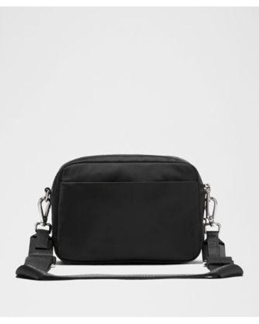 lululemon athletica Black – Everywhere Crossbody Bag 2L Metal Hardware –