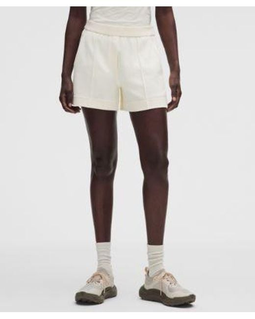 lululemon athletica Red – Lightweight Softstreme Mid-Rise Pintuck Shorts – 4" – – Size Large