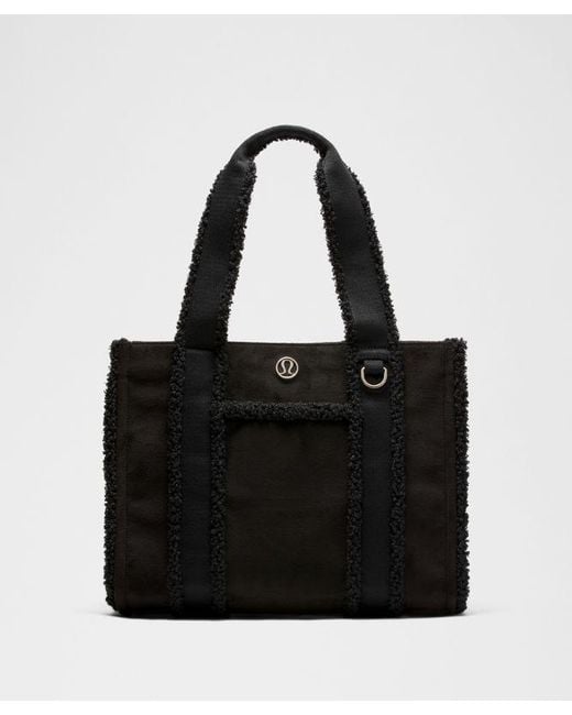 lululemon athletica Black – Boxy Tote Bag 10L Faux Shearling Trims –