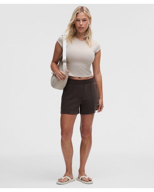 lululemon athletica Multicolor – Lightweight Softstreme Mid-Rise Pintuck Shorts – 4" – –
