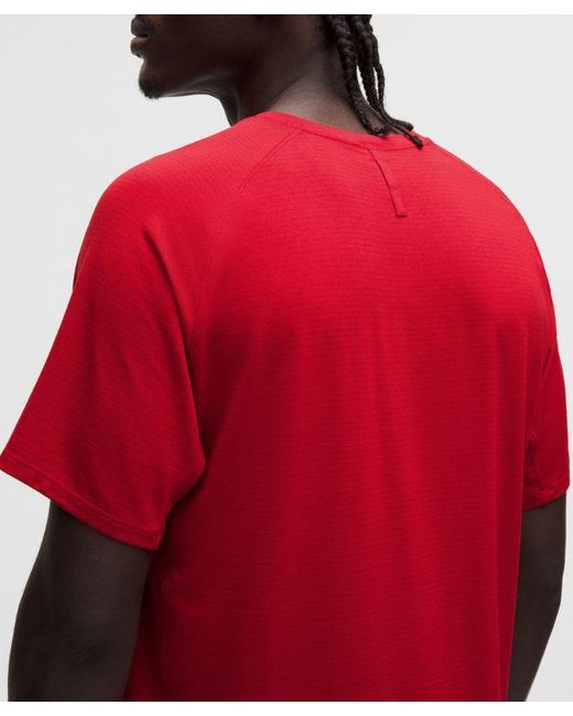 lululemon athletica Red – License To Train Short-Sleeve Shirt – /Neon – Size Large for men