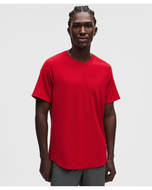 lululemon athletica Red – License To Train Short-Sleeve Shirt – /Neon – Size Large for men