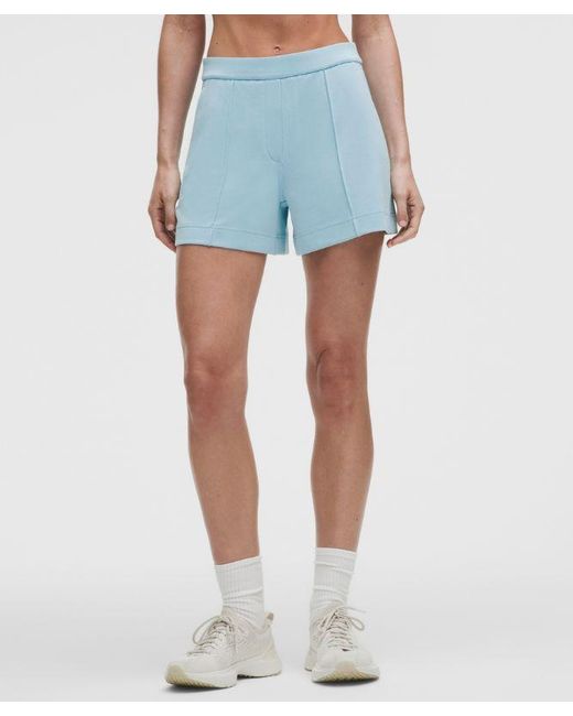 lululemon athletica Blue – Lightweight Softstreme Mid-Rise Pintuck Shorts – 4" – – Size Large