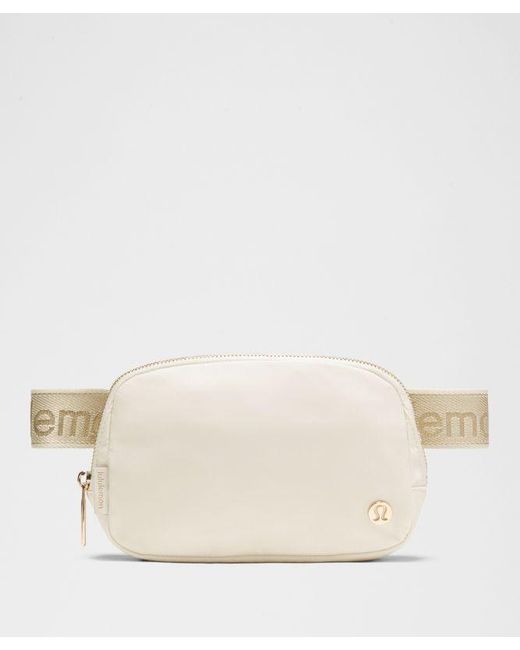 lululemon athletica Natural – Everywhere Belt Bag 1L Metallic Wordmark –