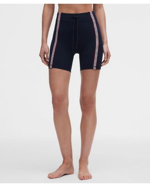 lululemon athletica Red – Groove High-Rise Shorts Stripe Trim – 6" – Color Burgundy/ – Size 4