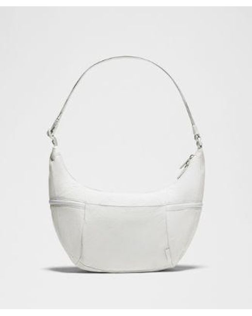 lululemon athletica White – Slouchy Sling Bag 6L –