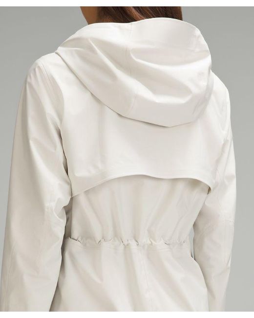 lululemon athletica Rain Rebel Jacket - Color White - Size 0