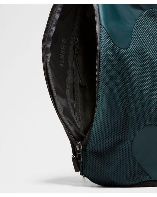 lululemon athletica Blue – Oversized Sling Bag 7.5L Slnsh Collection –