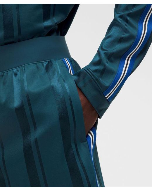 lululemon athletica Blue – Knit Stripe Linerless Training Shorts – 7" – Size Large for men