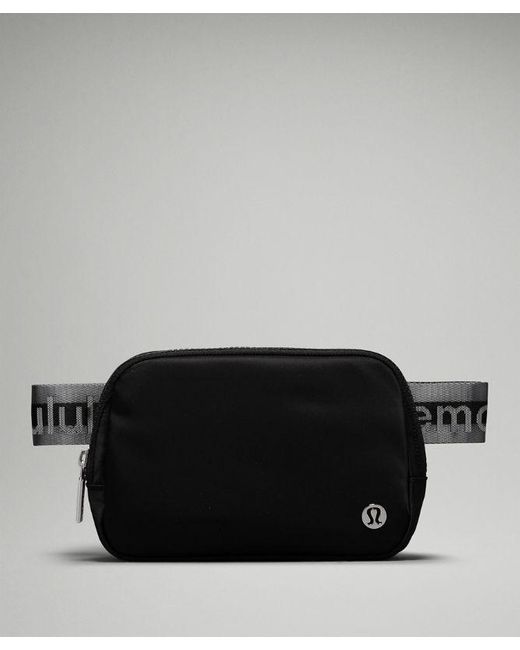 lululemon athletica Black – Everywhere Belt Bag 1L Wordmark – //Camo