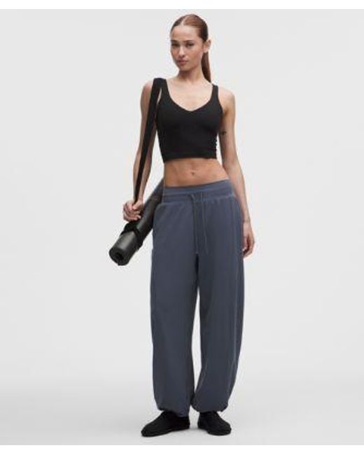 lululemon athletica Blue – Groove Low-Rise Relaxed Cinch Pants Regular – – Size 4