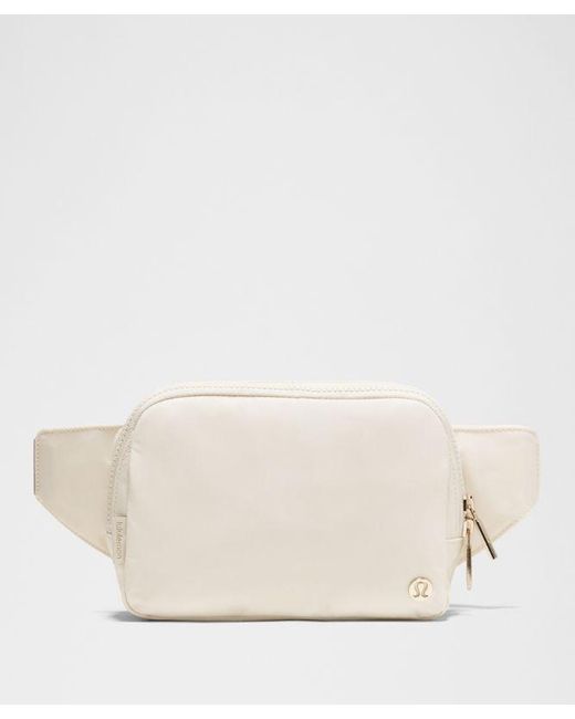 lululemon athletica Natural Everywhere Belt Bag Large 2L