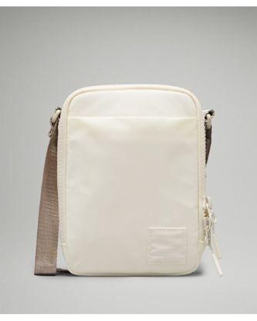 lululemon athletica White – Easy Access Crossbody Bag 1.5L –