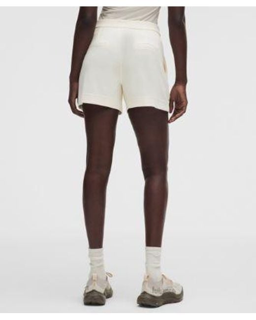 lululemon athletica Red – Lightweight Softstreme Mid-Rise Pintuck Shorts – 4" – – Size Large