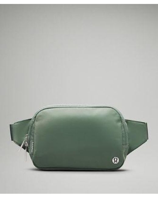 lululemon athletica Green – Everywhere Belt Bag Large 2L –