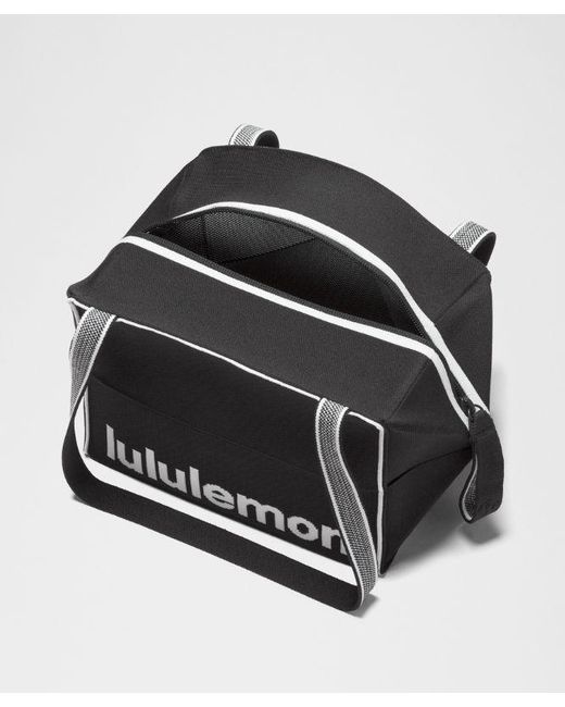 lululemon athletica White – Fold It Hold It Shoulder Bag 5.8L –