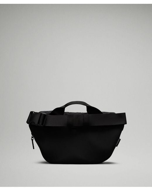lululemon Curved Crossbody Bag 3L in Black | Lyst lululemon Curved Crossbody Bag 3L in Black | Lyst