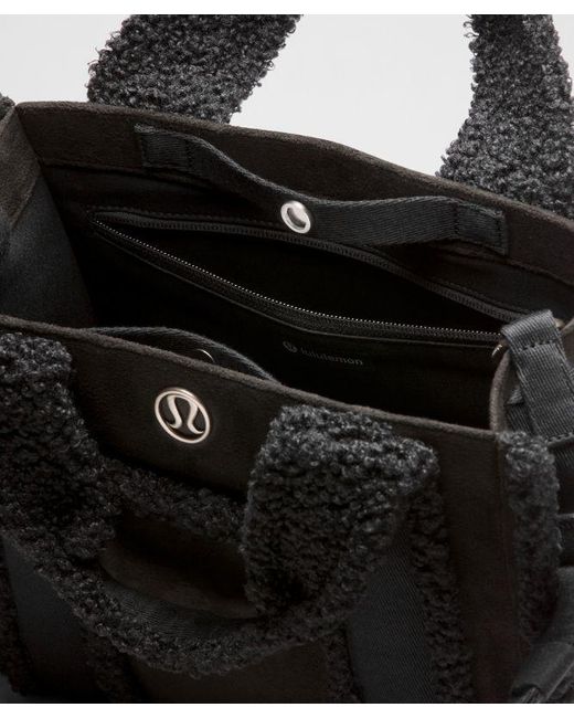 lululemon athletica Black – Boxy Mini Tote Bag 4.5L Faux Shearling Trims –