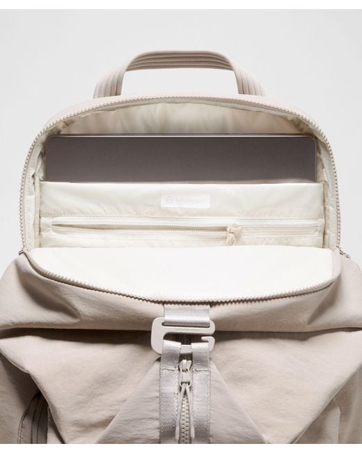 north face backpack suspended Meet the pack you can carry your way. With an adaptive suspension system,  the Universal Daypack can be configured for different carrying styles.  Whether that's on a mobility device or someone's shoulders,