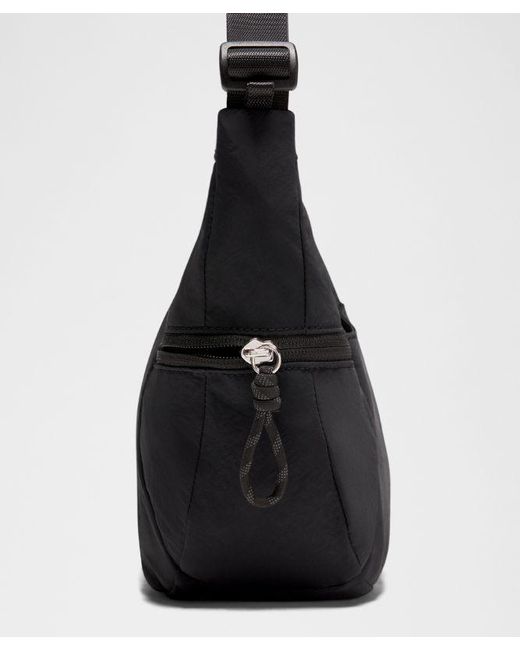 lululemon athletica Black – Small Slouchy Sling Bag 3L –