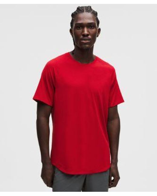 lululemon athletica Red – License To Train Short-Sleeve Shirt – /Neon – Size Large for men