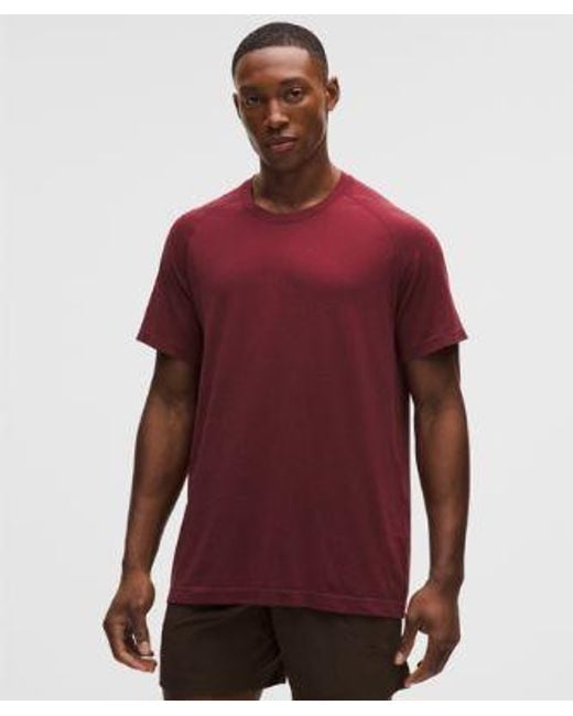 lululemon athletica Red – Metal Vent Tech Short-Sleeve Shirt – /Burgundy – Size Medium for men