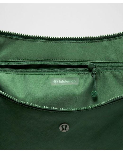 lululemon athletica Green – Large Slouchy Sling Bag 13L Paracord –