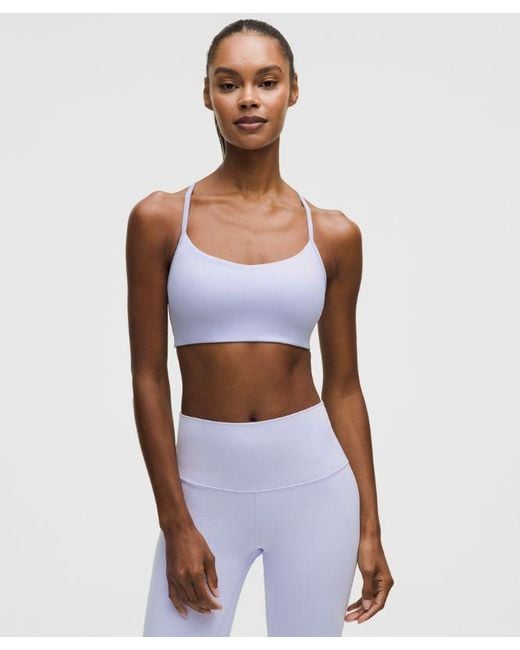 lululemon athletica White – Flow Y Sports Bra Light Support, A/B Cup Evolve – –