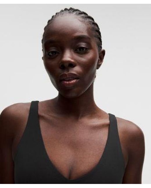 lululemon athletica Black – Focuser V-Neck Sports Bra Light Support, A/B Cup – – Size Large