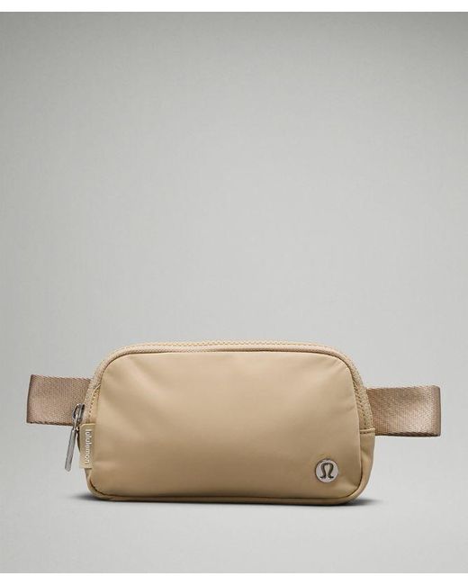 lululemon athletica Natural – Everywhere Belt Bag Mini – Color Khaki