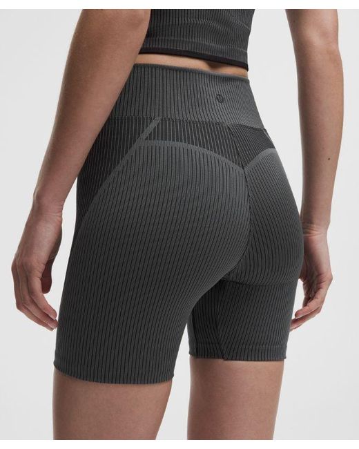 lululemon athletica Black – Salutations High-Rise Yoga Shorts – 6" – – Size 4