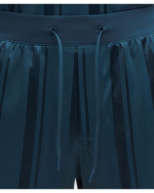 lululemon athletica Blue – Knit Stripe Linerless Training Shorts – 7" – Size Large for men