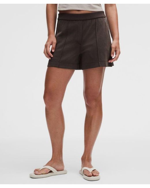 lululemon athletica Multicolor – Lightweight Softstreme Mid-Rise Pintuck Shorts – 4" – –