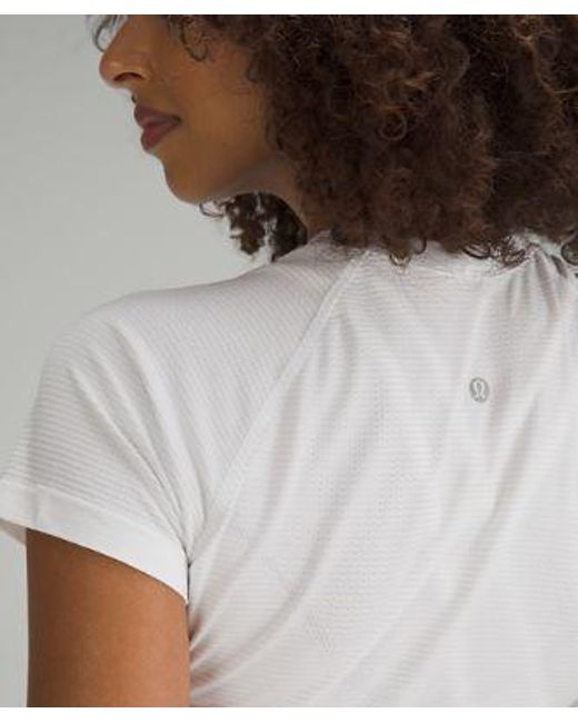 lululemon athletica White – Swiftly Tech Cropped Short-Sleeve Shirt 2.0 – –