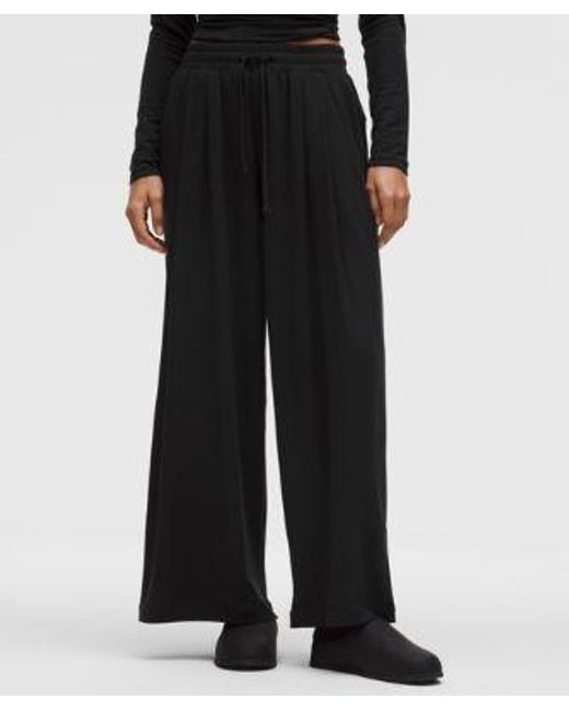 lululemon athletica Black – Becalm High-Rise Pleated Extra-Wide Leg Pants Fabric – – Size Medium