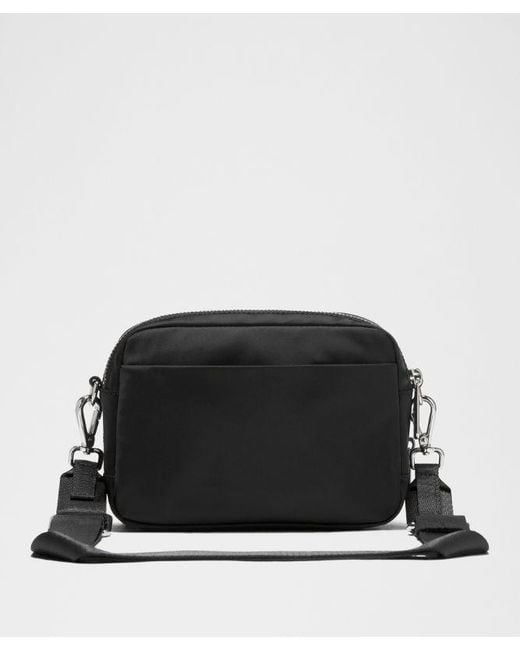 lululemon athletica Black – Everywhere Crossbody Bag 2L Metal Hardware –