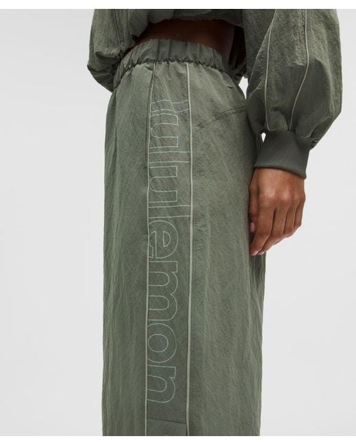 lululemon athletica Green – Crinkle Nylon Mid-Rise Track Pants Wordmark – –