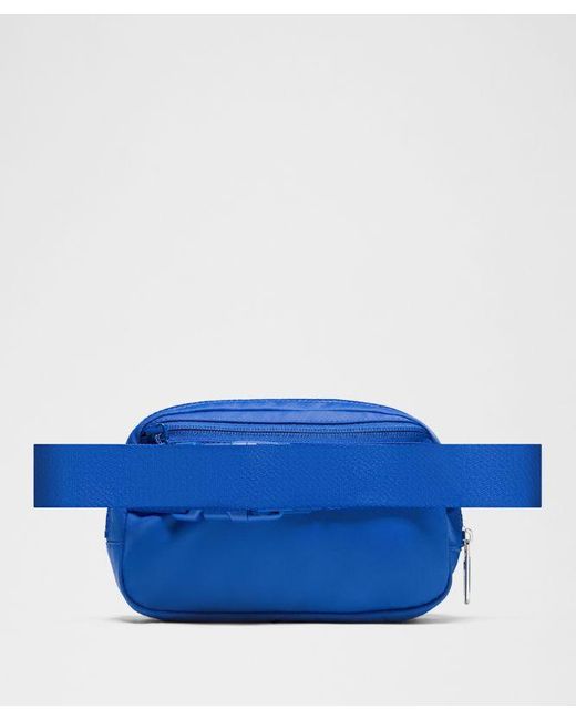 lululemon athletica Blue – Everywhere Belt Bag 1L – /Neon