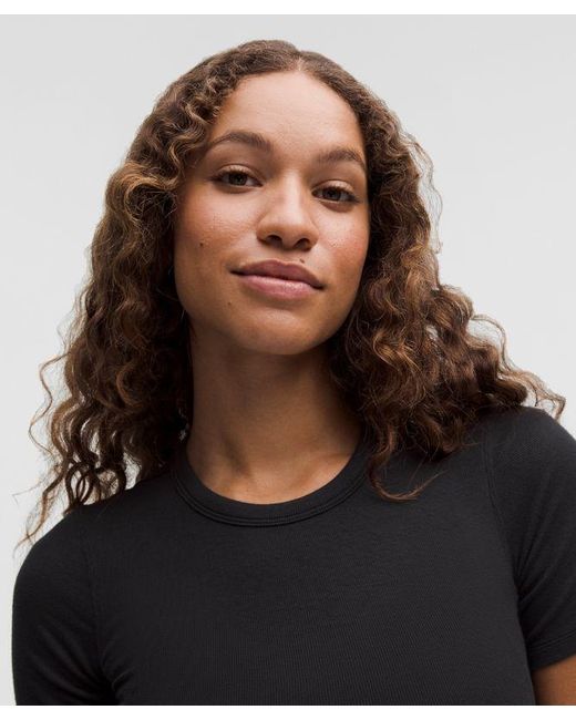 lululemon athletica Black – Hold Tight Straight Hem Cropped T-Shirt – – Size 4