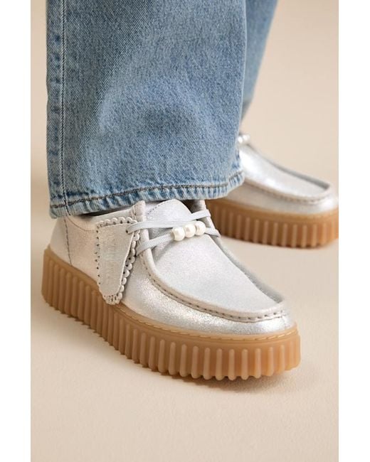 Clarks Natural Torhill Bee Suede Leather Flatform Lace-Up Loafers