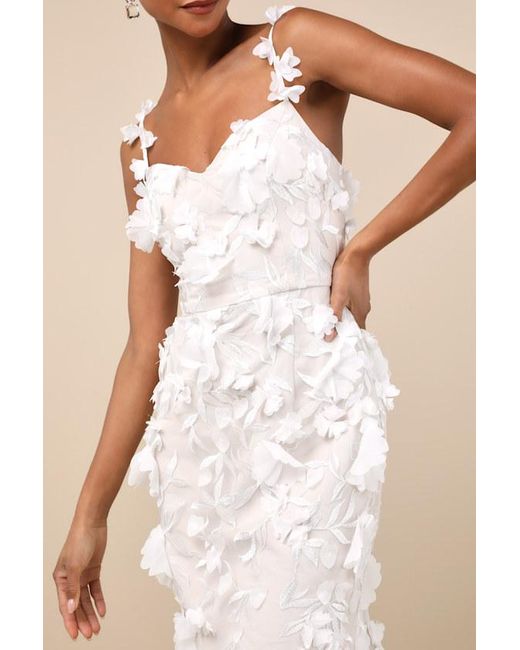 Elliatt Natural Kore And 3D Floral Mermaid Maxi Dress