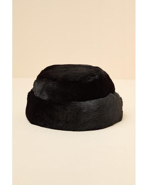Lulus Black Omoka Faux Fur Cloche Hat