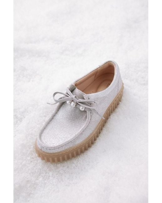 Clarks Natural Torhill Bee Suede Leather Flatform Lace-Up Loafers
