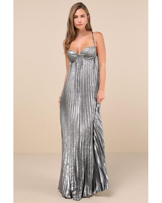 metallic lurex dress For my evening look, I opted for this metallic lurex spandex fabric dress from the CHRISTELLE LUMIRE collection by @nikkikhirancouture , this dress is made to sublimate any silhouette, it is for this