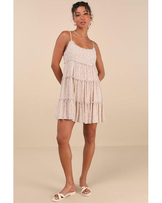 Lulus Natural Sitting