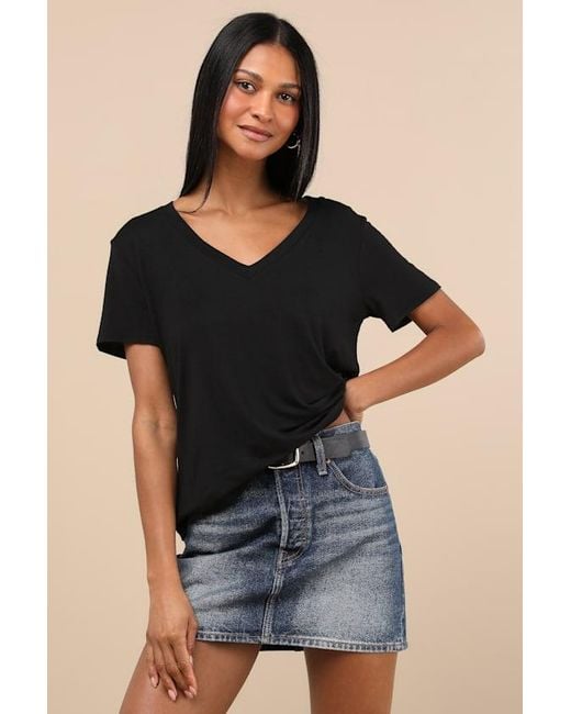 Lulus Black Adyn V-Neck Short Sleeve Tee