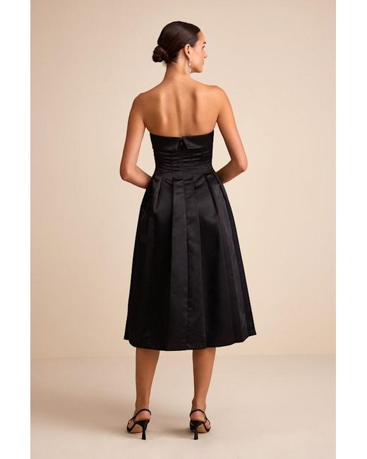 Lulus Black Indaya Satin Seamed Pleated Strapless Midi Dress
