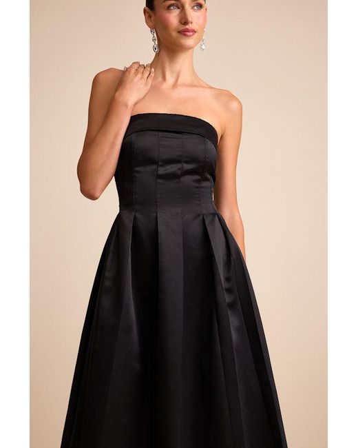 Lulus Black Indaya Satin Seamed Pleated Strapless Midi Dress